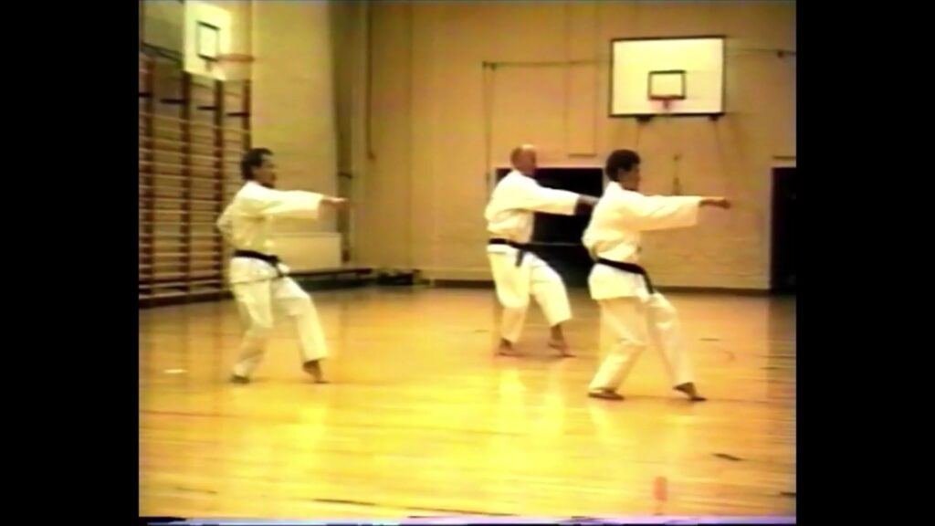 Kata Wado-Ryu Pin-An Godan par Thong et Phuc et Philippe du Metamorphose club de Seraing dans les années 1980.